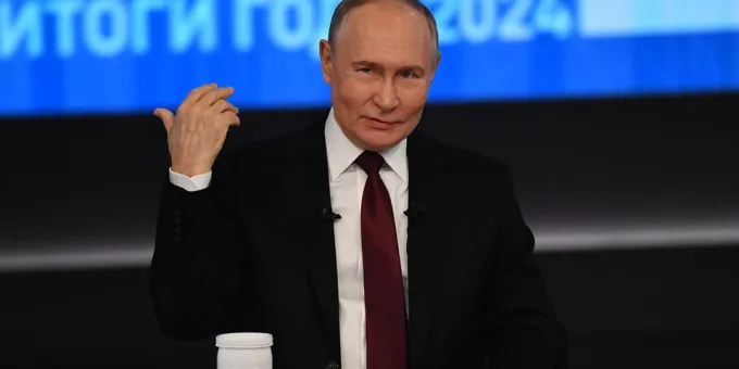 Американский журналист NBC после провокационных вопросов Путину сбежал из зала Американский журналист NBC после провокационных вопросов Путину сбежал из зала