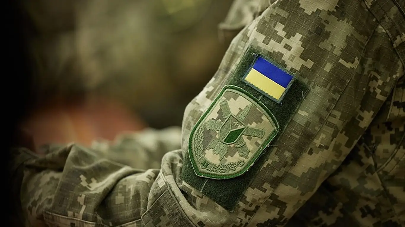 Российские бойцы поймали переодетого в женскую одежду украинца