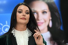 В сети раскритиковали внешность Оксаны Федоровой на новых фото фразой «это колхоз» В сети раскритиковали внешность Оксаны Федоровой на новых фото фразой «это колхоз»