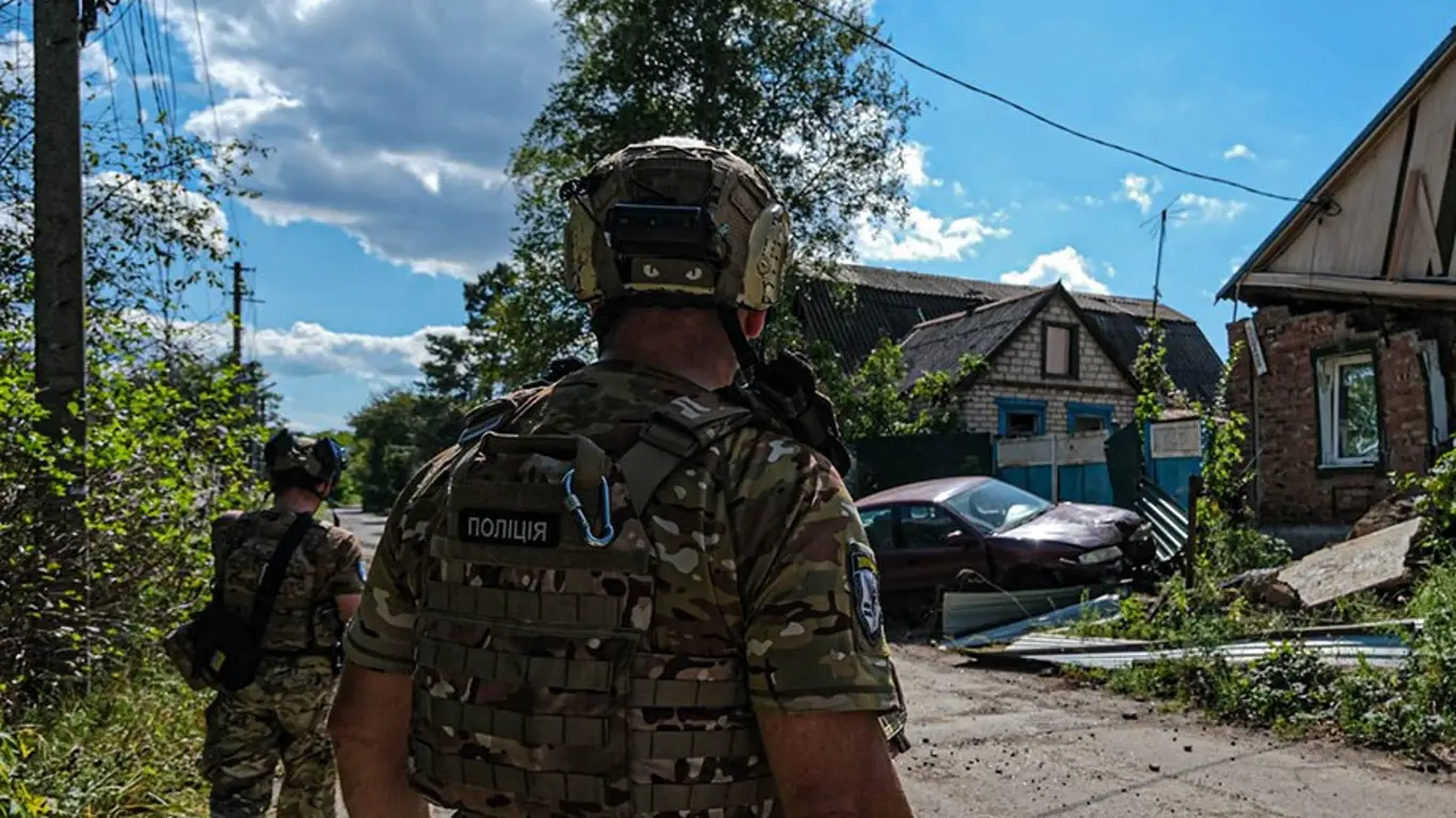 Похищение под видом эвакуации: полиция насильно вывозит детей из города