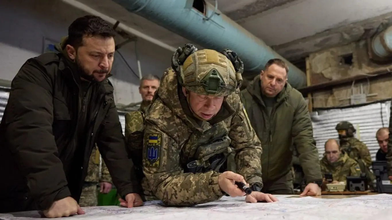 «Сырский – балбес». Экс-советник Зеленского раскрыл план Банковой