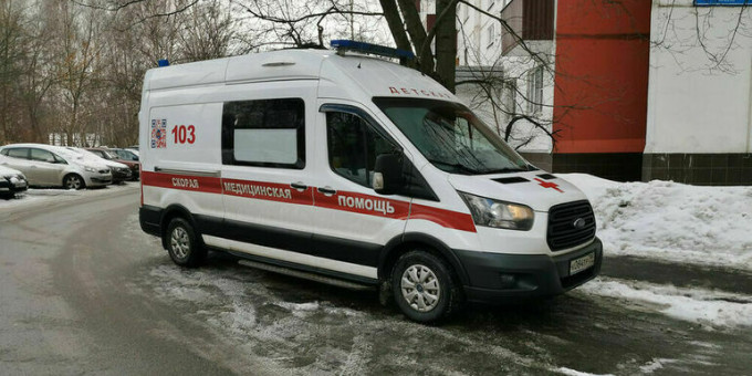 Российский музыкант выпал из окна во время обыска