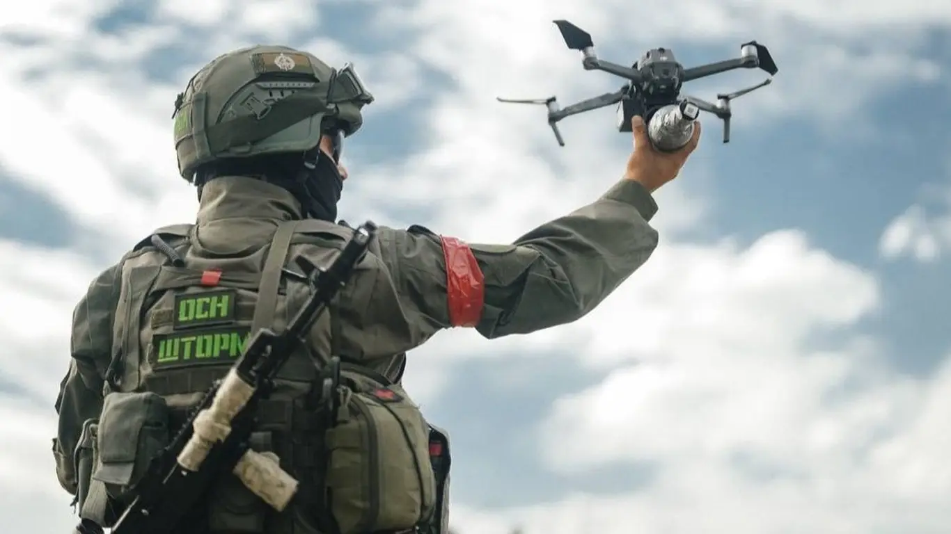 Автонаведение и защита от РЭБ: чем опасен новый FPV-дрон «Бумеранг»?