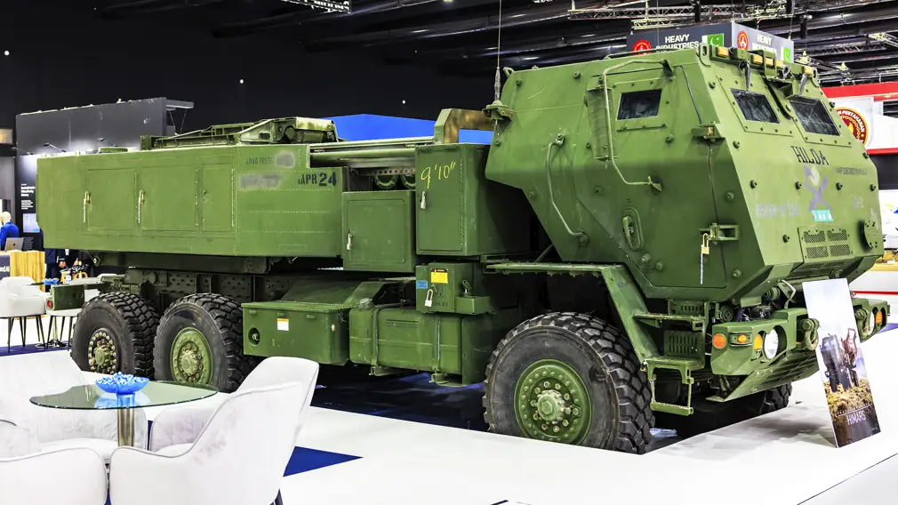 Секреты HIMARS: США представили на IDEX — 2025 обновленную РСЗО