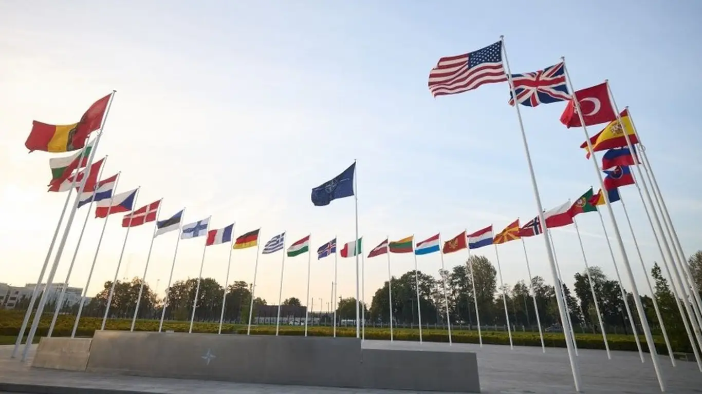 Мир с НАТО возможен? Французский генерал оценил переговоры США и России
