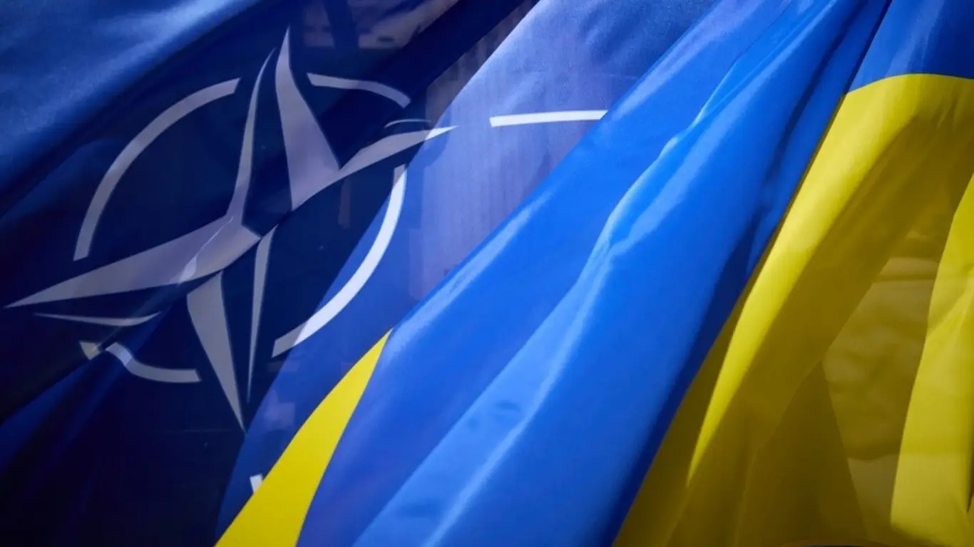 Лучшие, но мертвые. Украину засыпали благодарностями и похвалами от НАТО