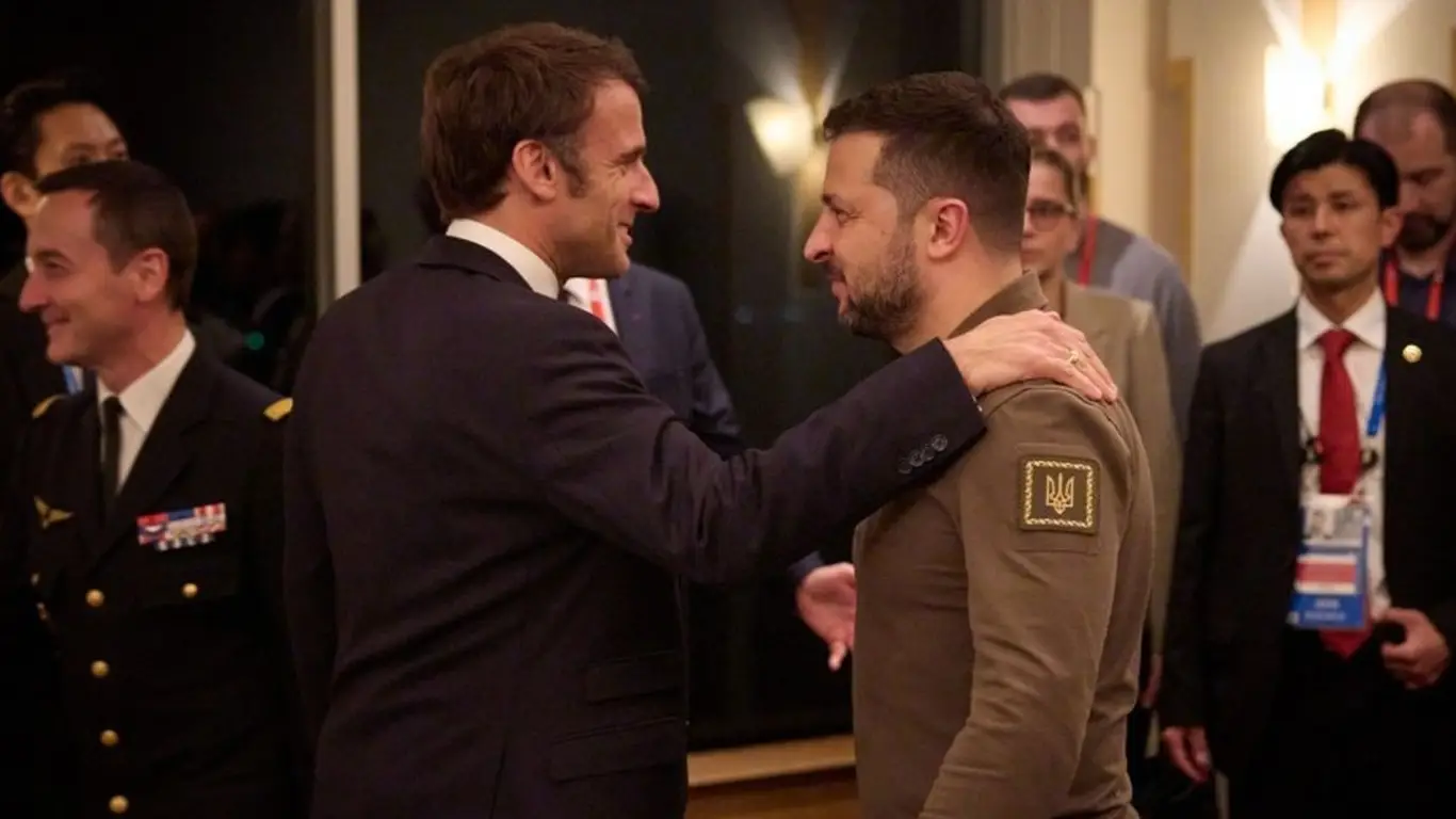Макрон и Стармер предложили заключить месячное перемирие на Украине