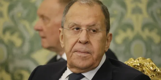 Лавров поставил на место Макрона после слов об «обмане» Путина Лавров поставил на место Макрона после слов об «обмане» Путина