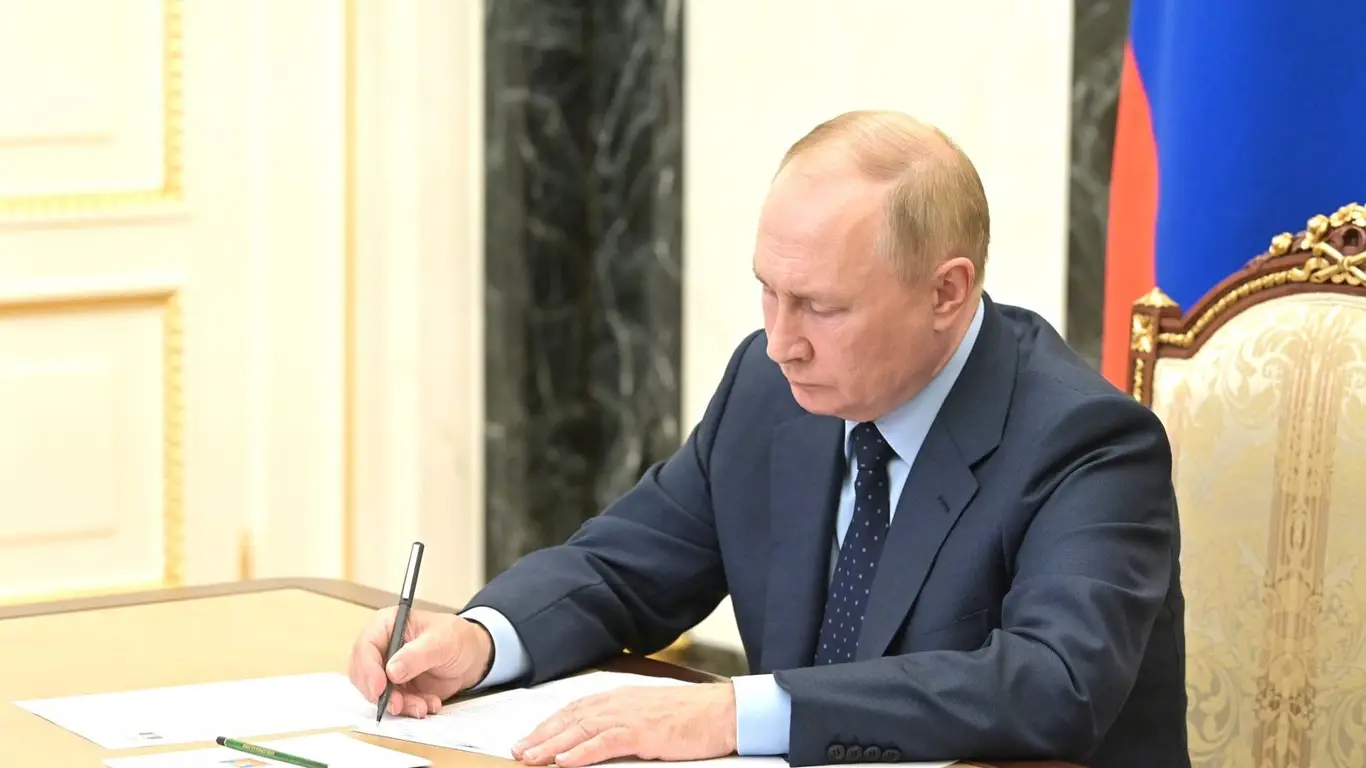 Путин поручил освободить от призыва на военную службу одну категорию граждан