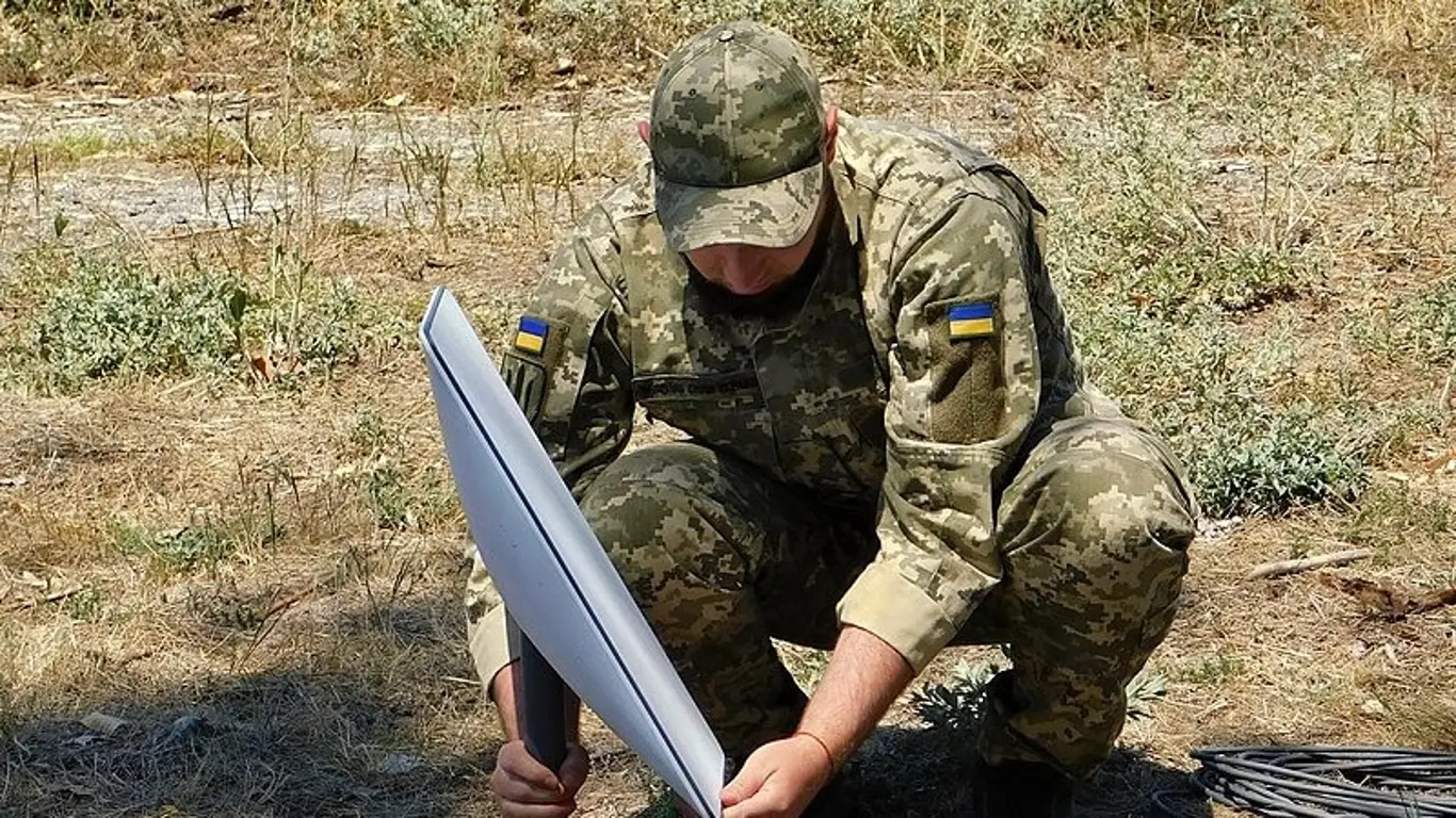 «Удар по бизнесу». Какое решение примет Маск в отношении работы Starlink на Украине?