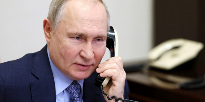 В Кремле назвали главную тему разговора Путина и Трампа В Кремле назвали главную тему разговора Путина и Трампа