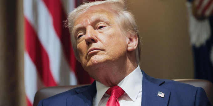 Трамп объяснил Зеленскому: Владимир, не надо истерить, когда я с Путиным договариваюсь Трамп объяснил Зеленскому: Владимир, не надо истерить, когда я с Путиным договариваюсь