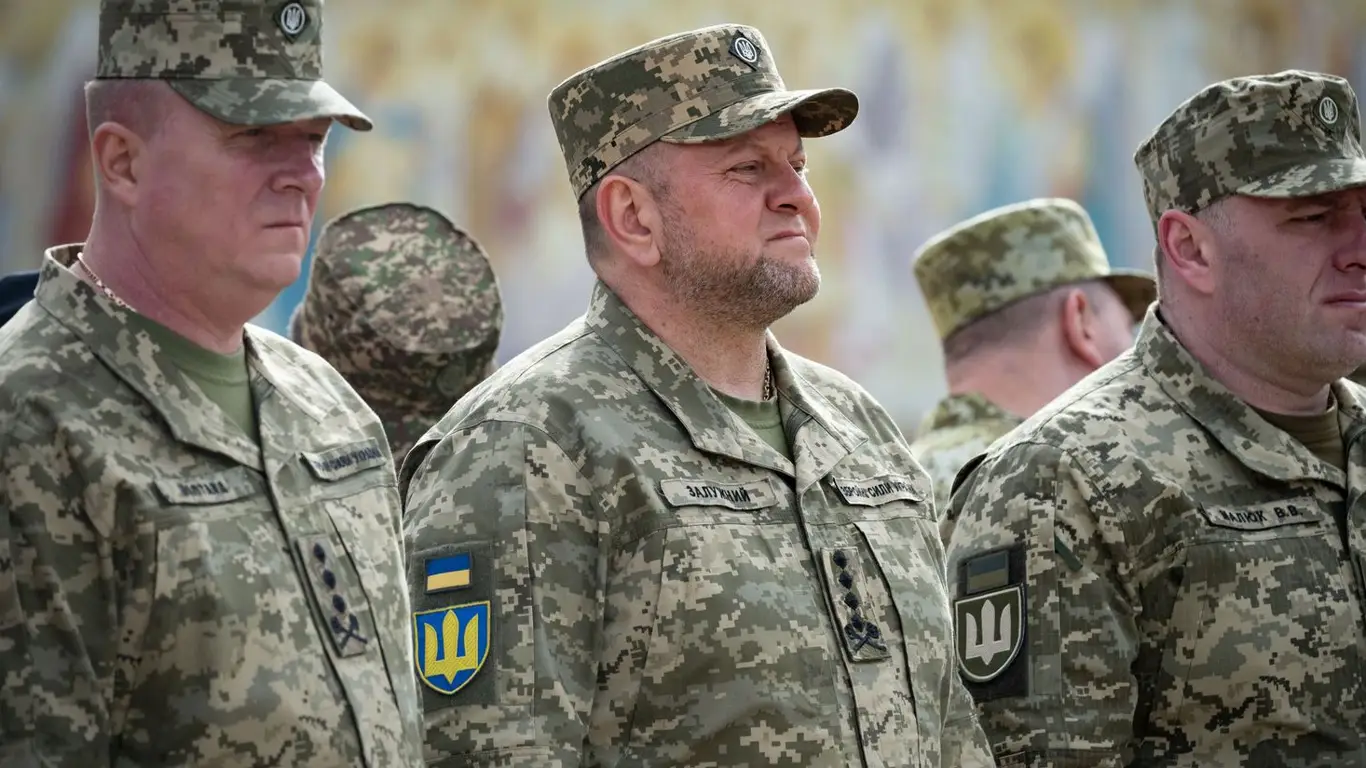 Президент без срока, народ без выборов: Залужный советует не отвлекаться от выживания