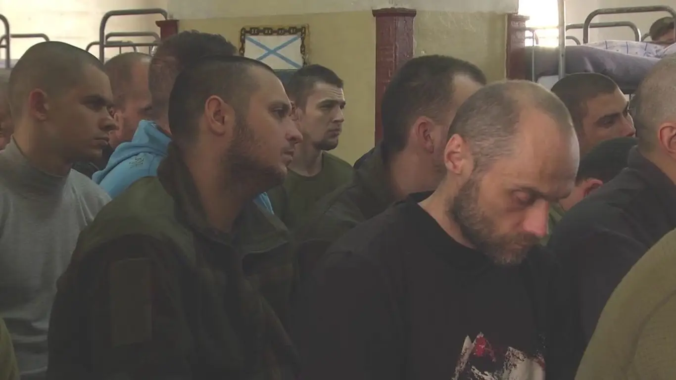 Солдаты ВСУ добровольно выбирают плен? Что рассказали пленные о службе в армии Украины