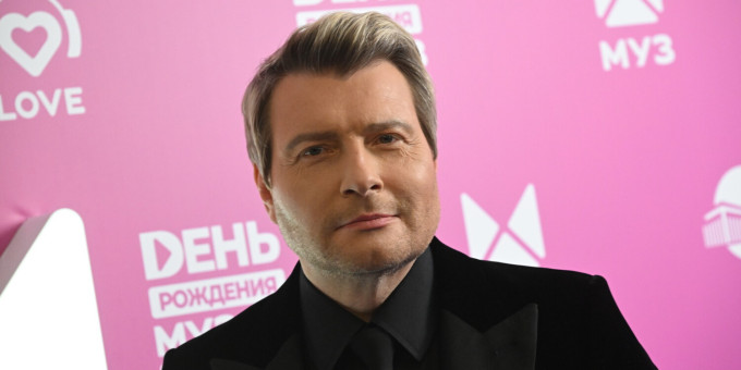 Басков несколько лет скрывал детали серьезного ДТП, после которого перестал садиться за руль Басков несколько лет скрывал детали серьезного ДТП, после которого перестал садиться за руль
