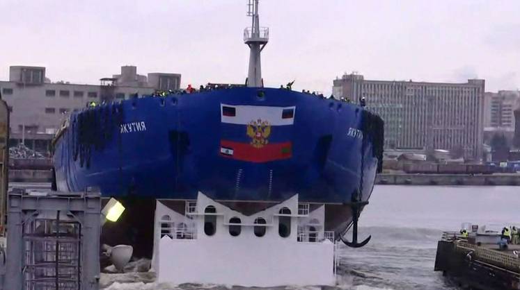 Крупнейший в мире атомный ледокол «Якутия» прибыл в порт приписки