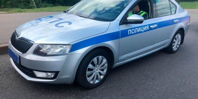 Полиция Москвы задержала 40 мигрантов за контроль бани для «своих» клиентов Полиция Москвы задержала 40 мигрантов за контроль бани для «своих» клиентов
