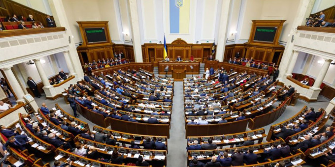 В Верховной Раде разгорелся скандал из-за продления военного положения В Верховной Раде разгорелся скандал из-за продления военного положения