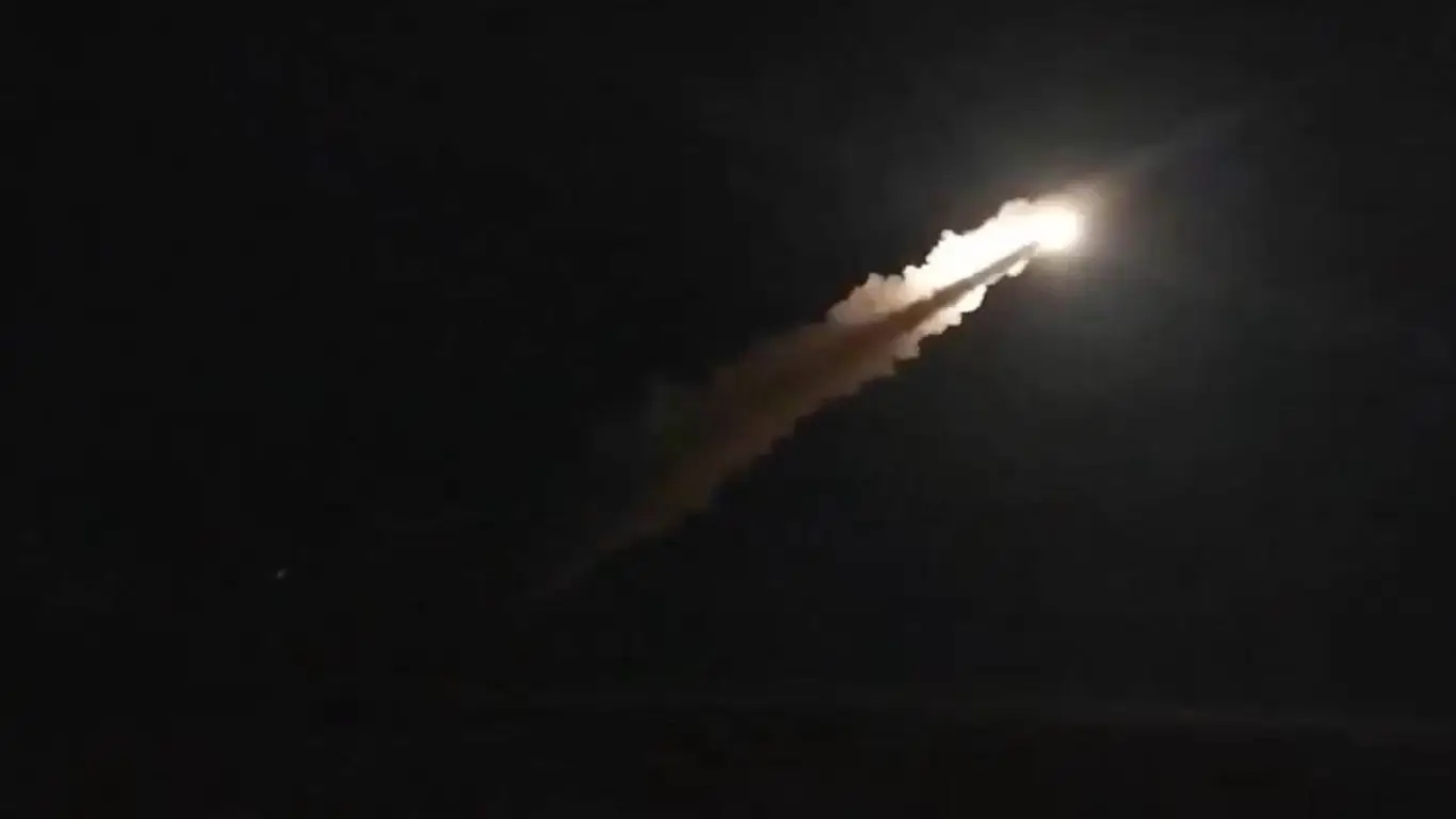 Пасхальное перемирие закончилось. Украина подверглась первому авиаудару