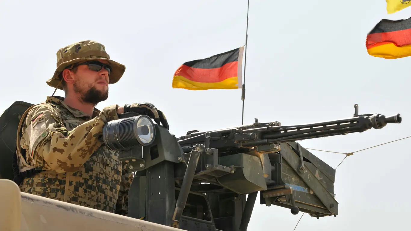 Германия намерена перебросить войска НАТО на восток