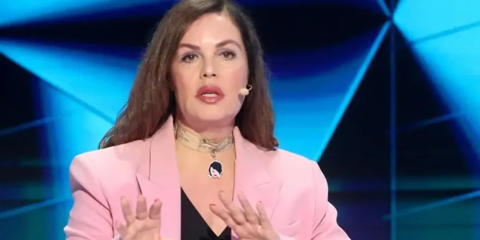 «Выгнать из России!»: в Сети разгорелся скандал из-за гражданства Андреевой «Выгнать из России!»: в Сети разгорелся скандал из-за гражданства Андреевой