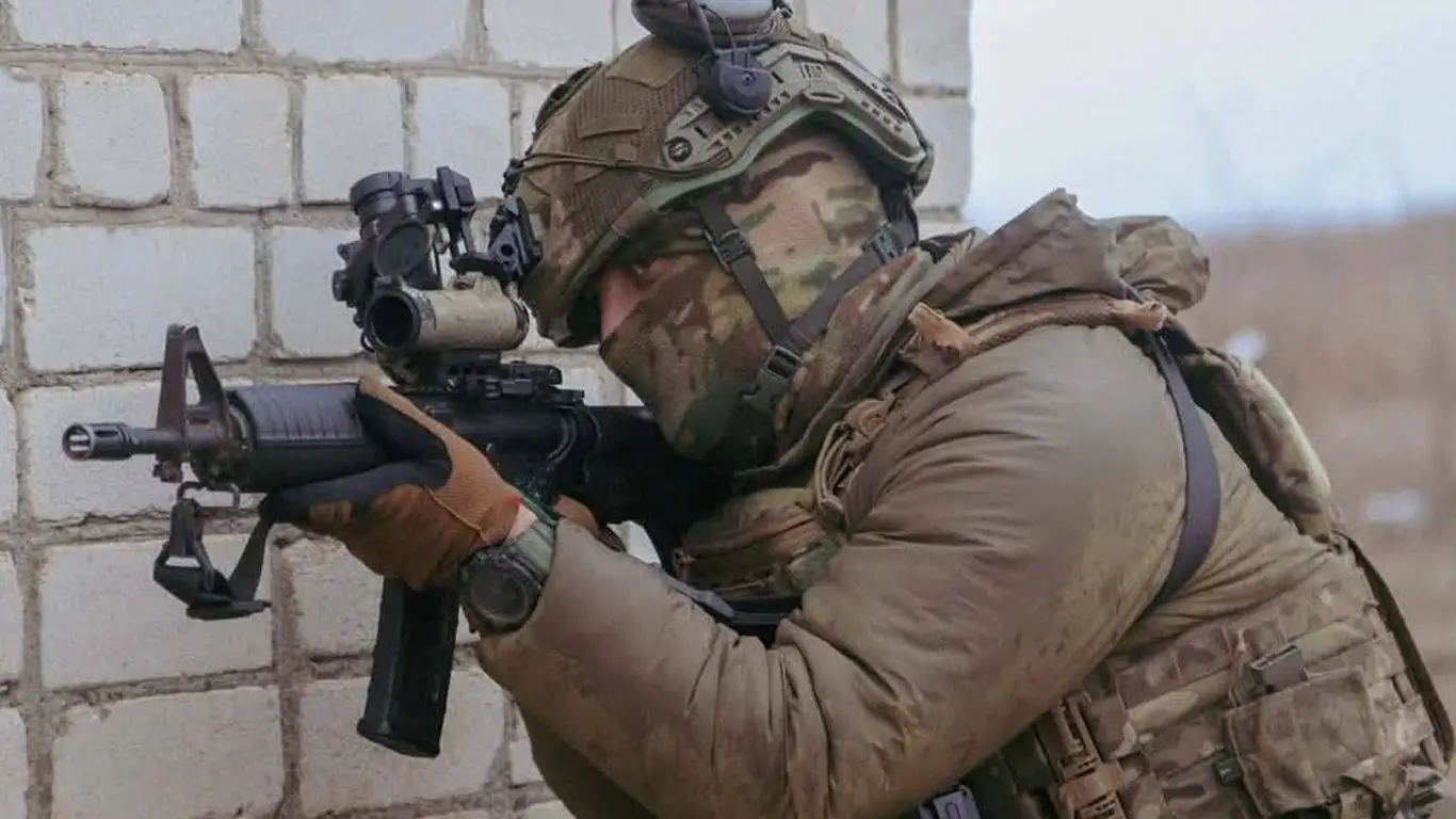 Имущество отбирают, людей выгоняют: что творят украинские боевики в Херсоне