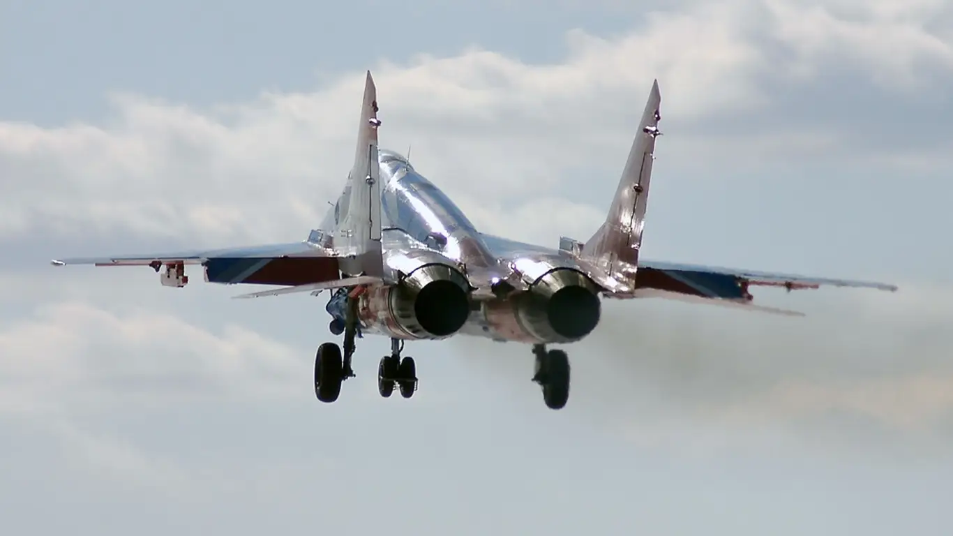 В небе над Москвой: новейший российский истребитель вышел на охоту
