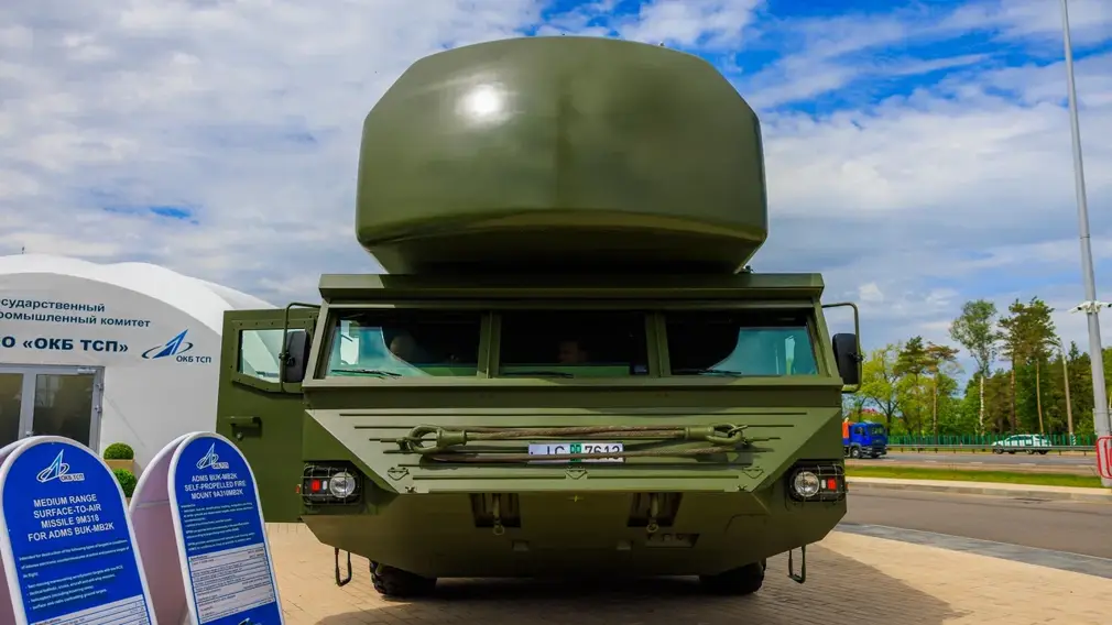 Новый вариант известного ЗРК. На MILEX–2025 показали белорусский «Бук-МБ2К»