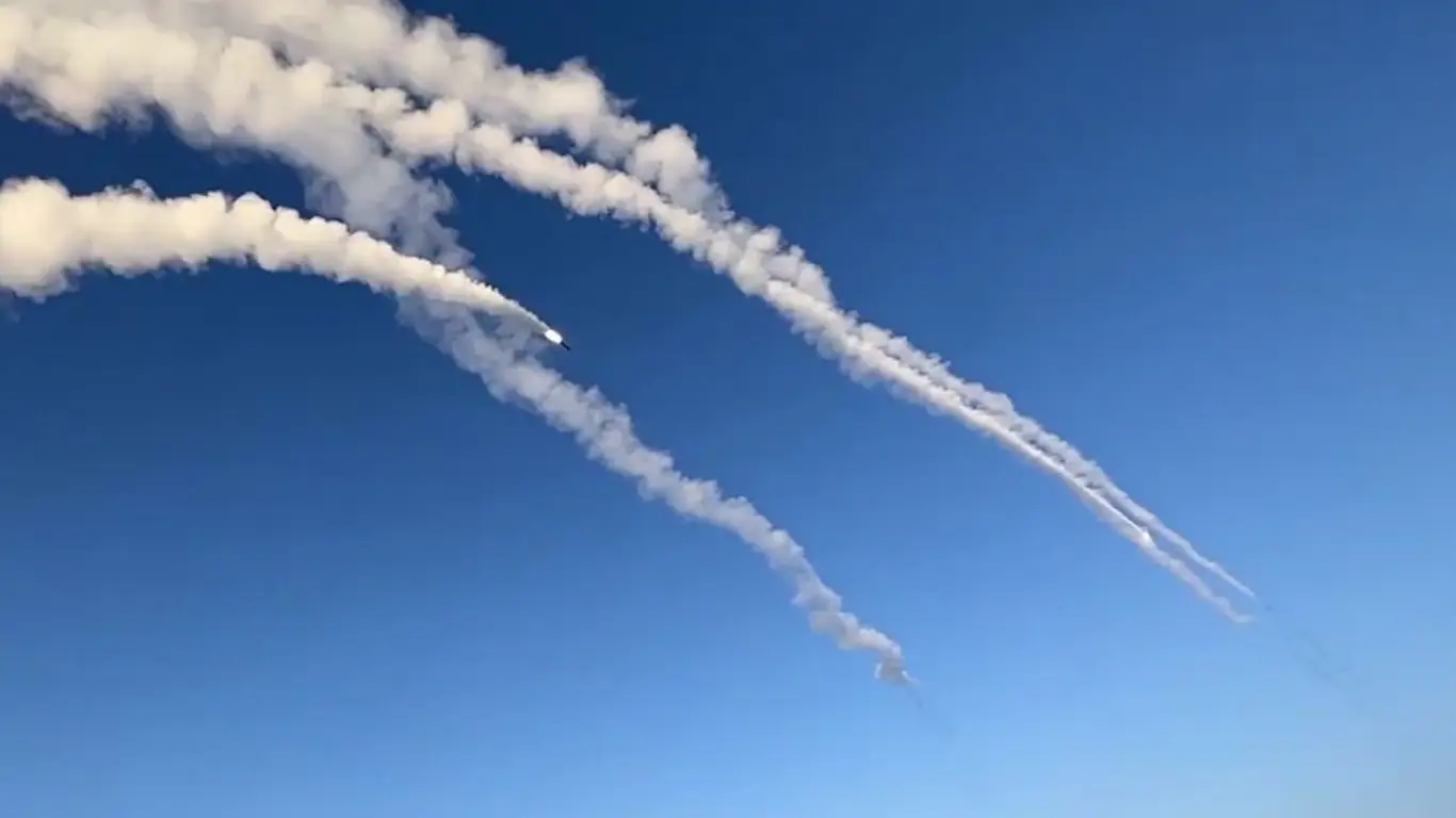 Незамедлительный ответ: Россия нанесла комбинированный удар по объектам ВСУ