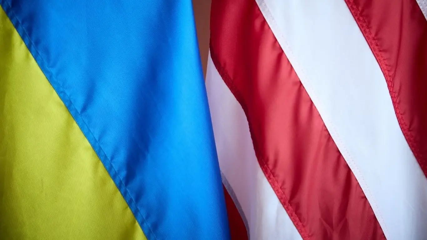 «Удар по Украине». Как отказ США от передачи оружия скажется на Киеве?