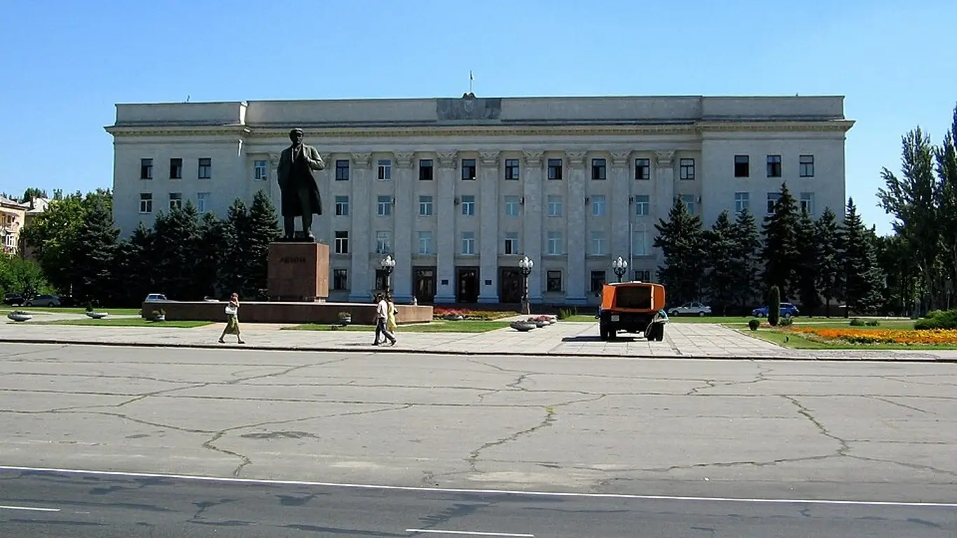 Тонкая работа: новые подробности о цели удара по администрации Херсона