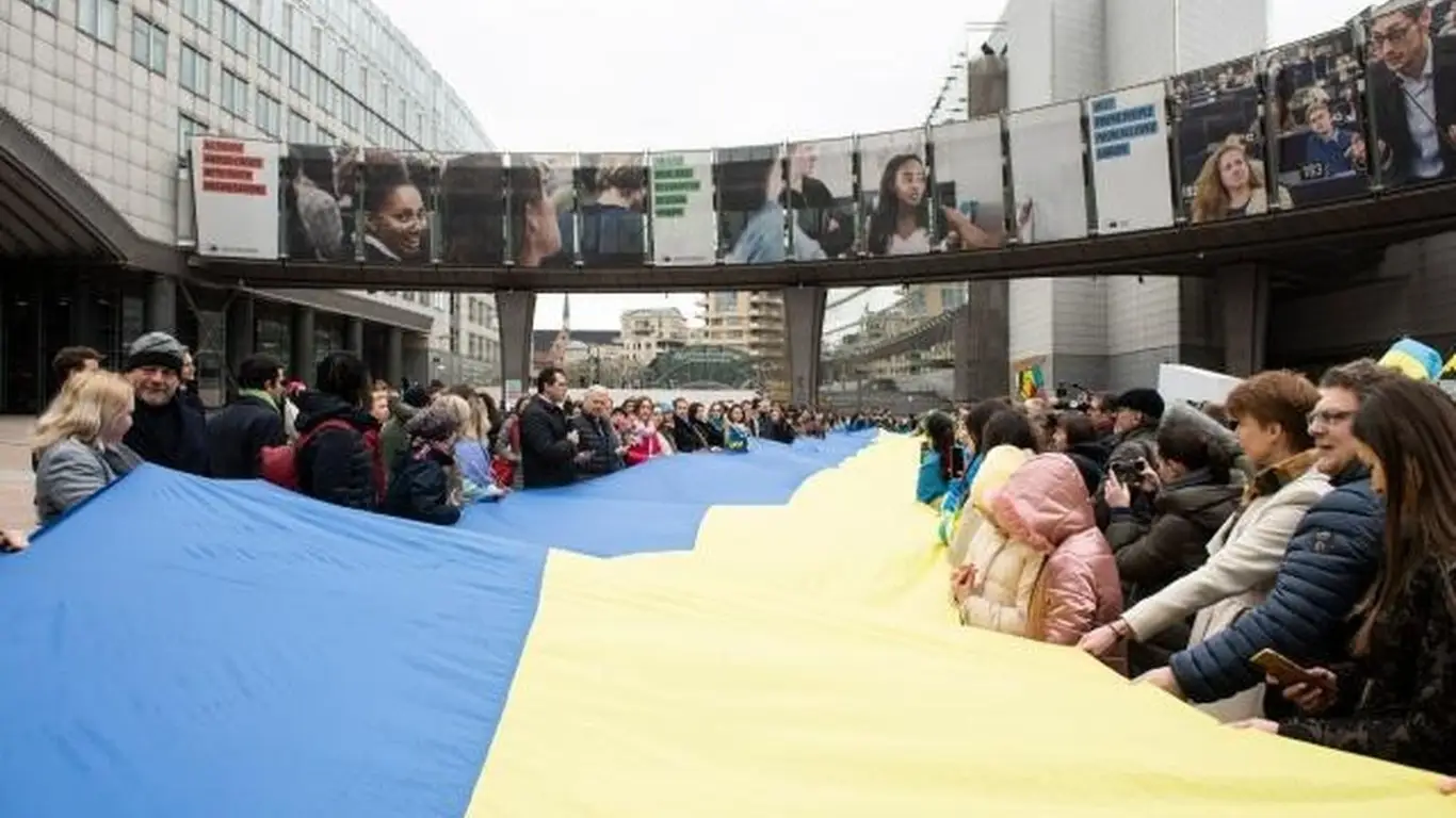 «Утечка мозгов»: Украину массово покидает молодежь